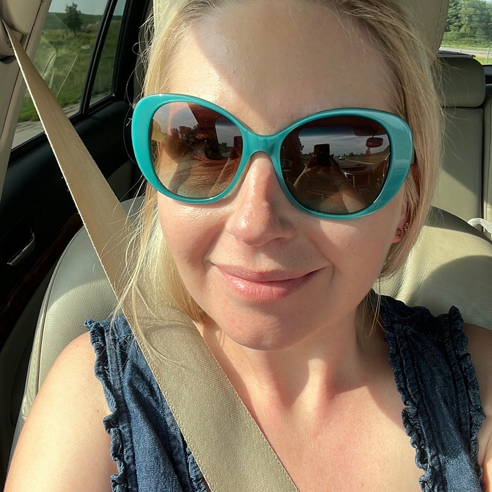 Meet your Posher, Gina
